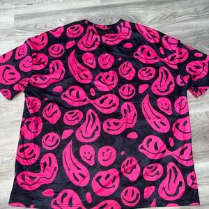 SHEIN Black and Pink Smiley Graphic Tee